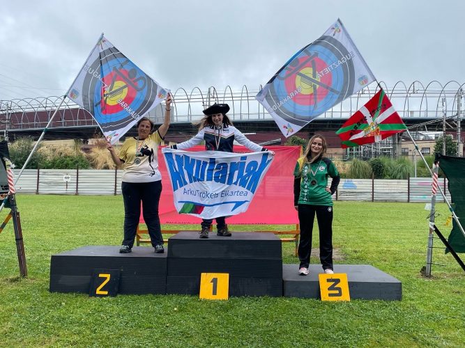 La durangarra Marta Moreno campeona de Bizkaia de tiro con arco